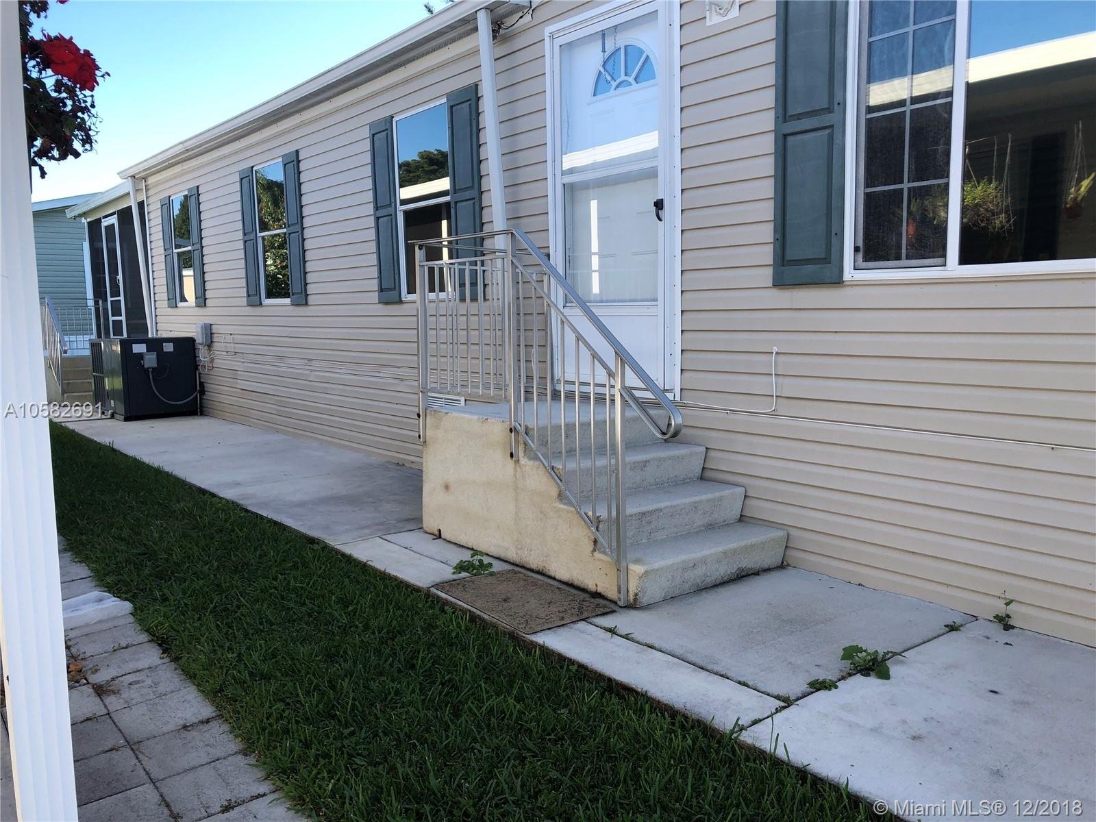 11469 SW 10 Ct DAVIE, FL 33325