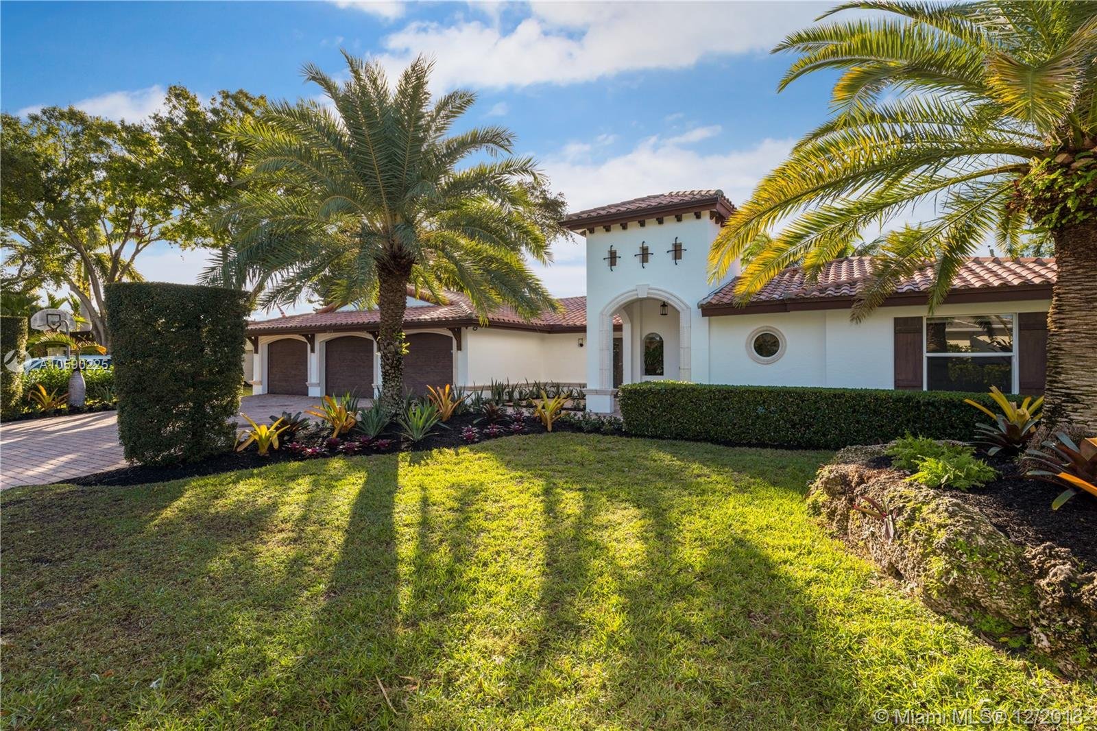 2408 NE 37th Dr FORT LAUDERDALE, FL 33308-6343