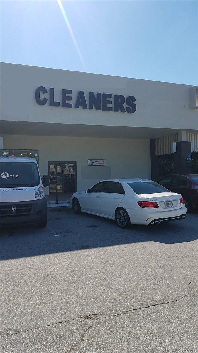 E HALLANDALE, FL 33009